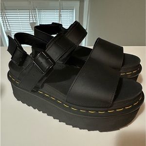 Womens Dr. Martens Voss Platform Sandal - Black
